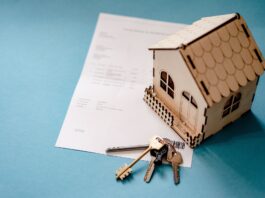 What to Look for When Buying Postcards for Your Real Estate Business